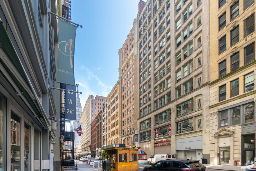 30 W 24th St, New York, NY for lease - Building Photo - Image 1 of 5