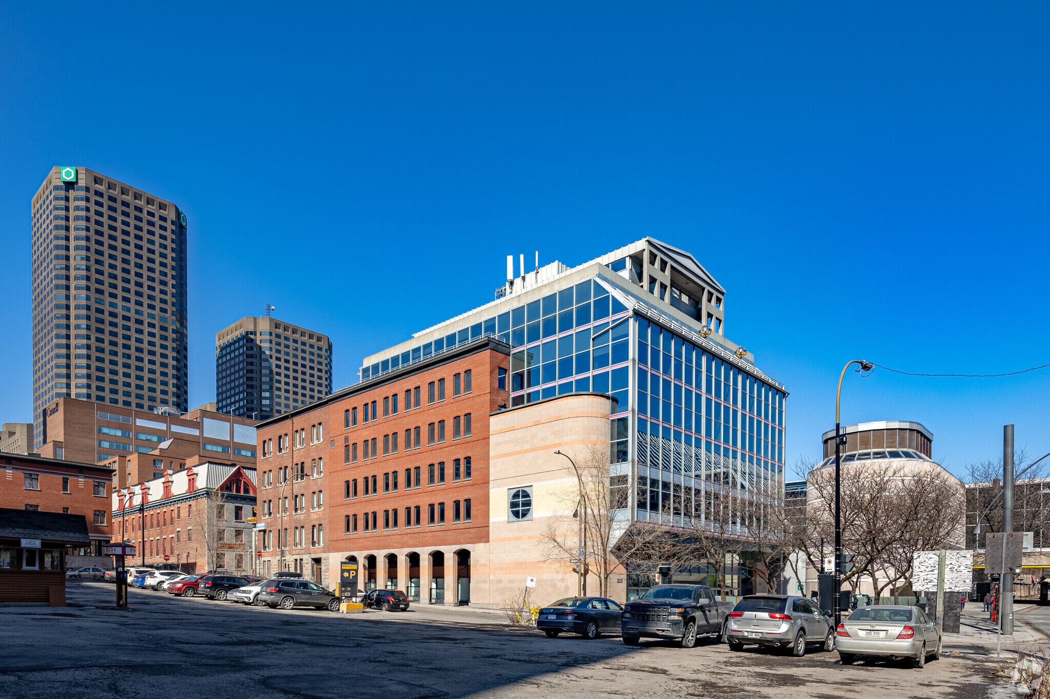 205 Av Viger O, Montréal, QC à vendre Photo principale- Image 1 de 1