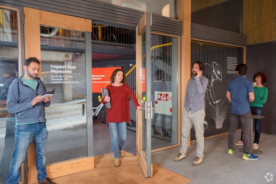 Calle Piamonte, 23, Madrid, Madrid à louer - Photo du bâtiment - Image 3 de 11