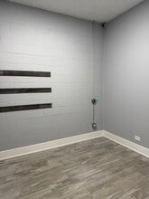 1024-1036 Busse Hwy, Park Ridge, IL à louer Photo intérieure- Image 2 de 7