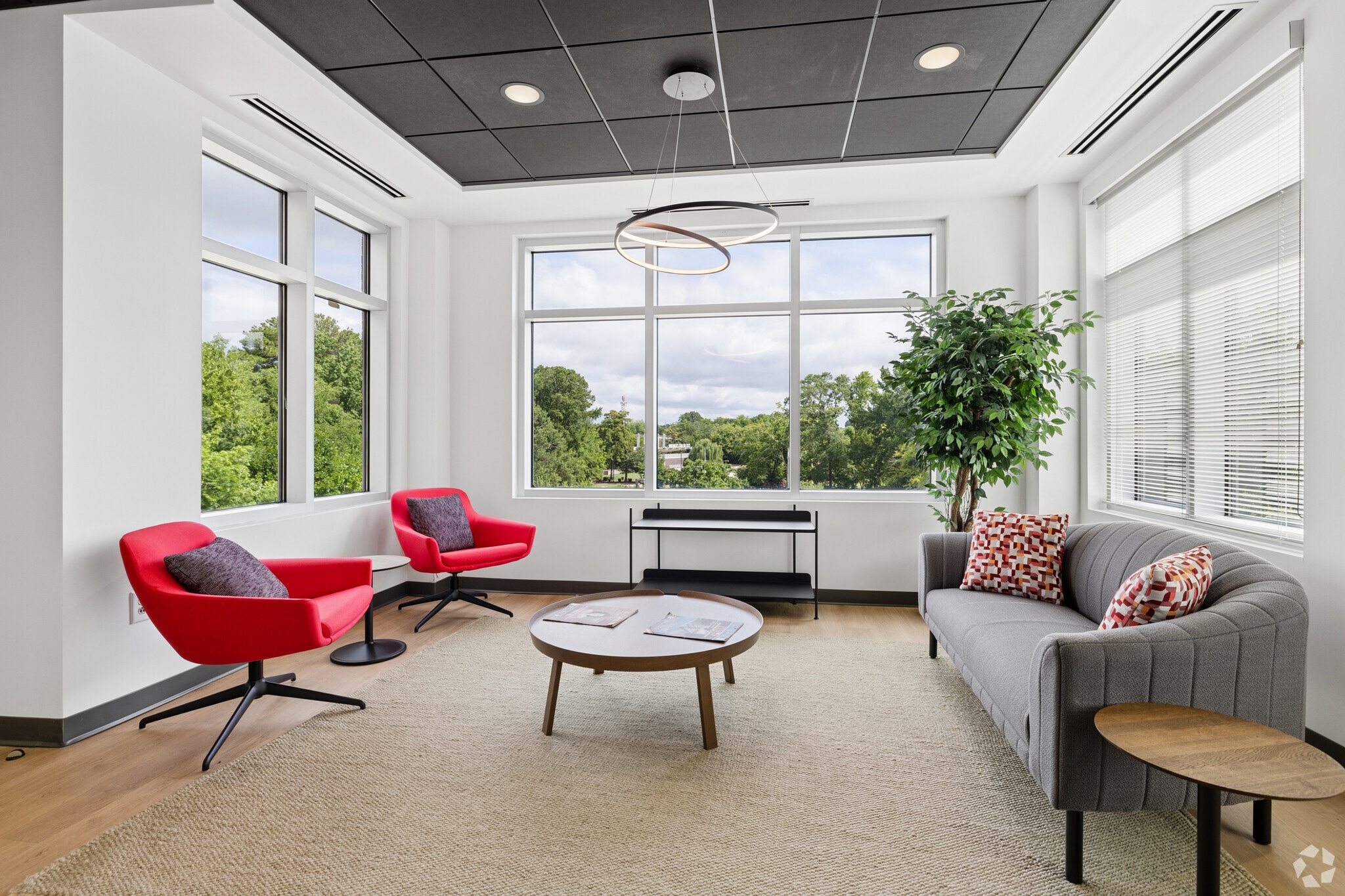 225 Ray Ave, Fayetteville, NC for lease Interior Photo- Image 1 of 15