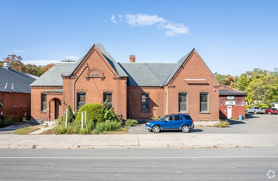 550 Broad St, Bristol, CT à louer - Photo du bâtiment - Image 2 de 2