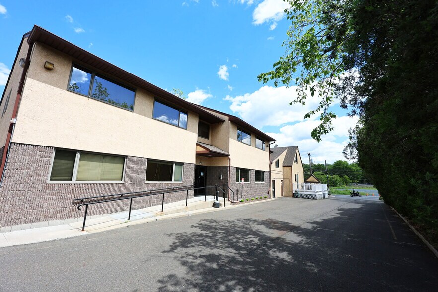 812 State Road 206, Princeton, NJ à louer - Photo du bâtiment - Image 2 de 8