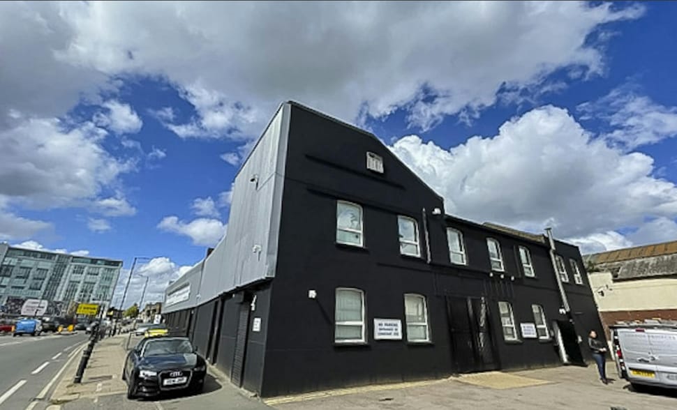 101-113 Scrubs Ln, London for lease - Building Photo - Image 1 of 3