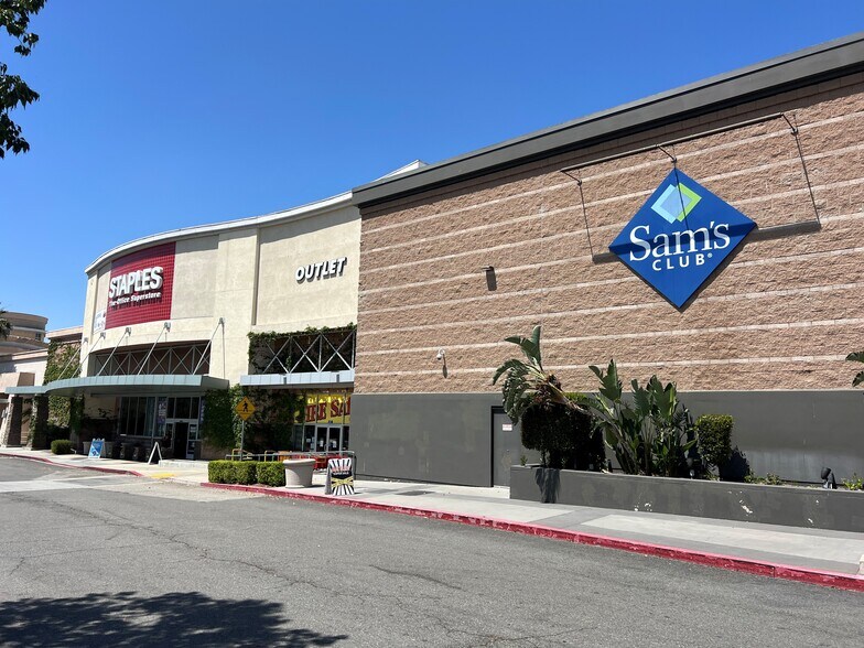 921 N Milliken Ave, Ontario, CA à vendre - Photo du bâtiment - Image 2 de 11