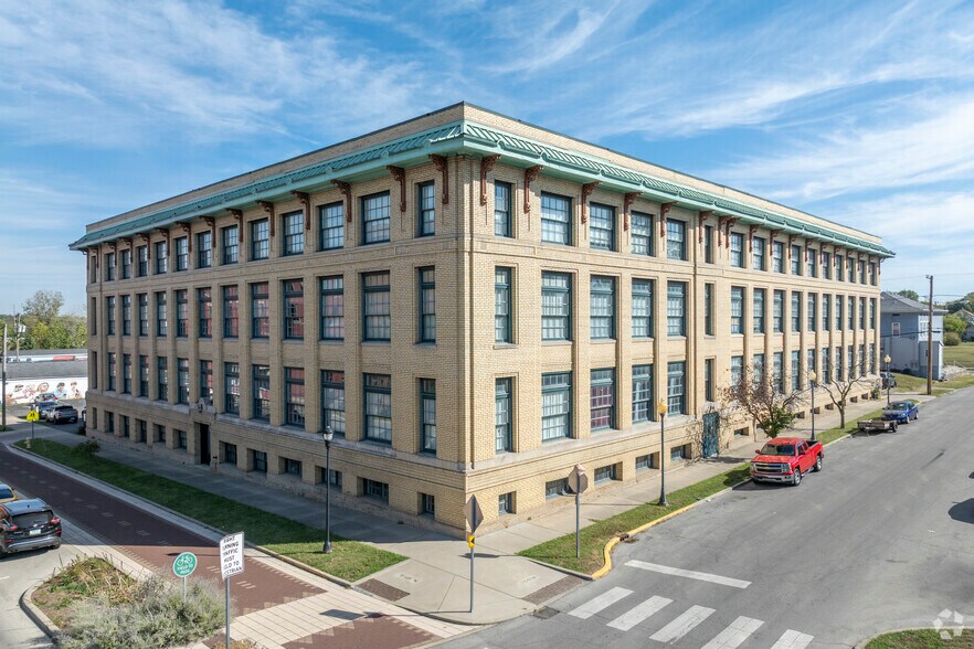 401 N 10th St, Richmond, IN à vendre - Photo principale - Image 1 de 16