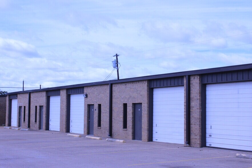 3815 Timms St, Tyler, TX à louer - Photo du bâtiment - Image 3 de 3