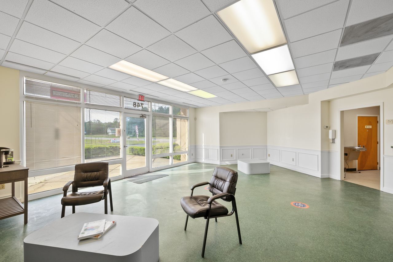 748 N Us-29, Cantonment, FL for lease Interior Photo- Image 1 of 9
