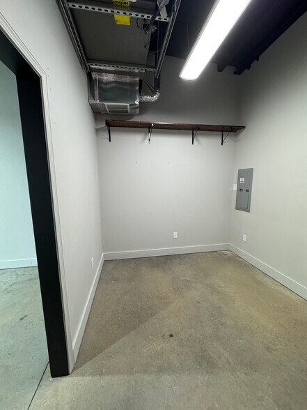 4309 S County Line Rd, Oklahoma City, OK à louer - Photo du bâtiment - Image 3 de 7