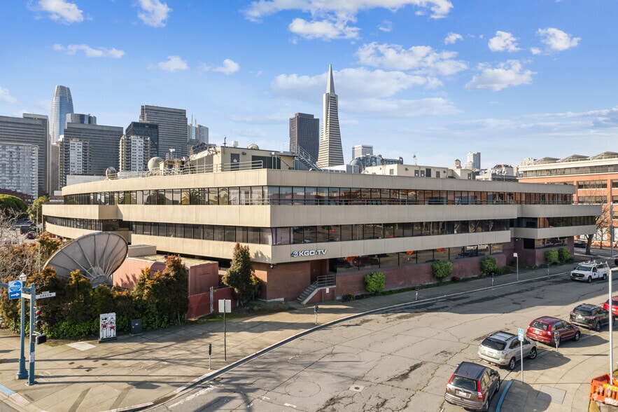 900 Front St, San Francisco, CA for lease - Building Photo - Image 2 of 14