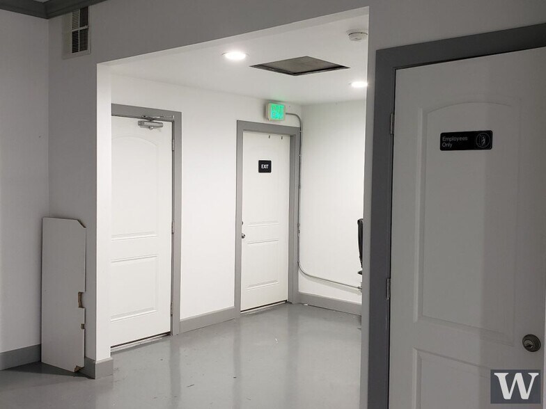 8707 Venice Blvd, Los Angeles, CA à louer - Photo du bâtiment - Image 2 de 8