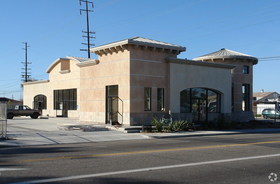 400-430 W Wooley Rd, Oxnard, CA à louer - Photo du bâtiment - Image 3 de 3