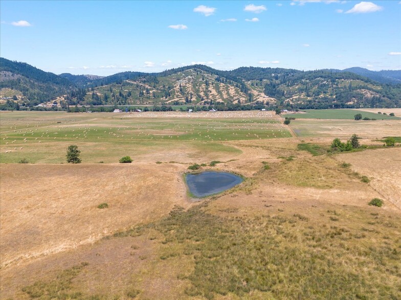 8771 Tiller Trail Hwy, Canyonville, OR for sale - Aerial - Image 2 of 8