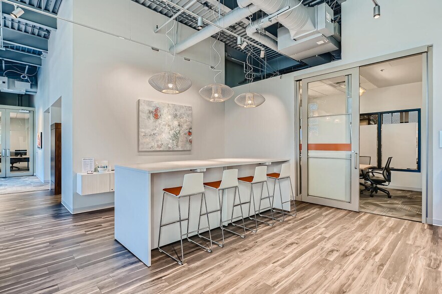6105 S Main St, Aurora, CO à louer - Photo intérieure - Image 3 de 21