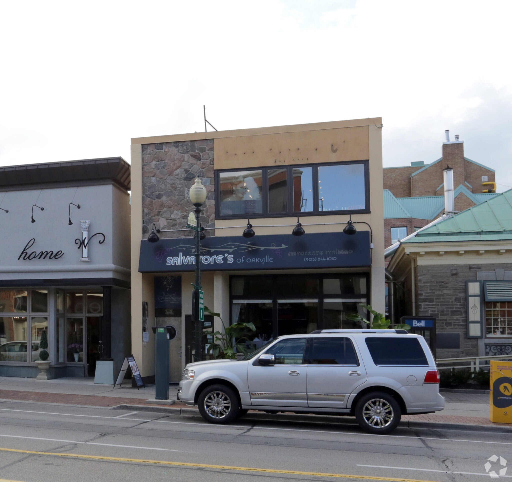 218-220 Lakeshore Rd E, Oakville, ON à louer Photo principale- Image 1 de 3