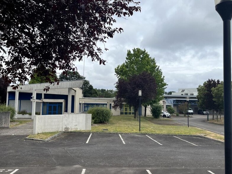 Office in Vern-sur-Seiche for lease - Building Photo - Image 2 of 20