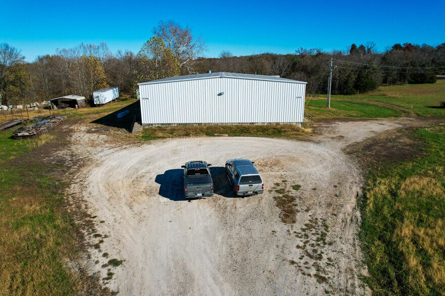 27877 Glacier Point Rd, Lebanon, MO à louer - Photo du bâtiment - Image 3 de 26