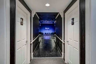 215 E Main St, Johnson City, TN à louer Photo intérieure- Image 2 de 12