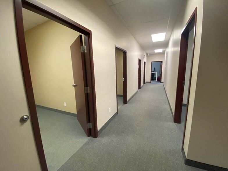 130 Elm St, Sudbury, ON à louer - Photo du bâtiment - Image 3 de 19