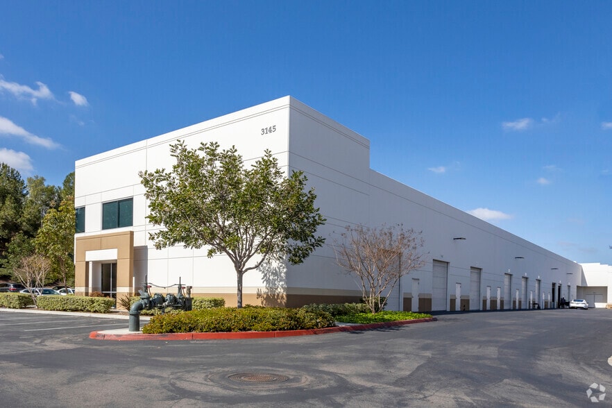 3145 Tiger Run Ct, Carlsbad, CA for lease - Building Photo - Image 2 of 6