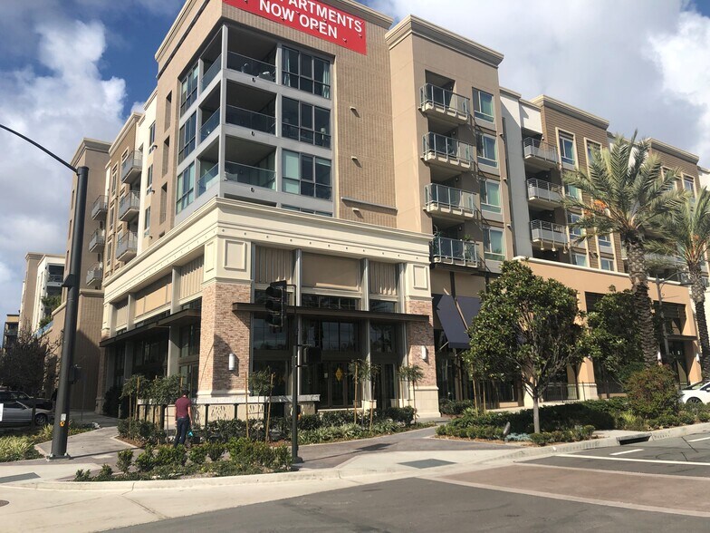 7995 Civita Blvd, San Diego, CA à louer - Photo du bâtiment - Image 2 de 10