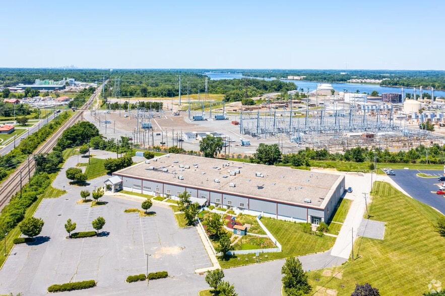302 Commerce Square Blvd, Burlington, NJ for sale - Building Photo - Image 3 of 10