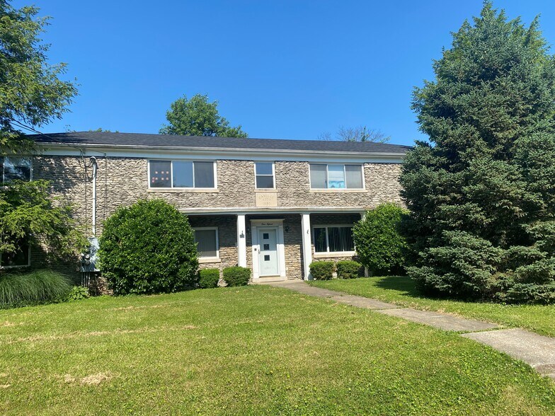 115 Delmont Dr, Lexington, KY à vendre - Photo du bâtiment - Image 3 de 7