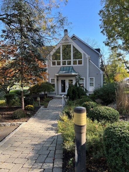 1099 Mount Kemble Ave, Morristown, NJ à louer - Photo du bâtiment - Image 2 de 9