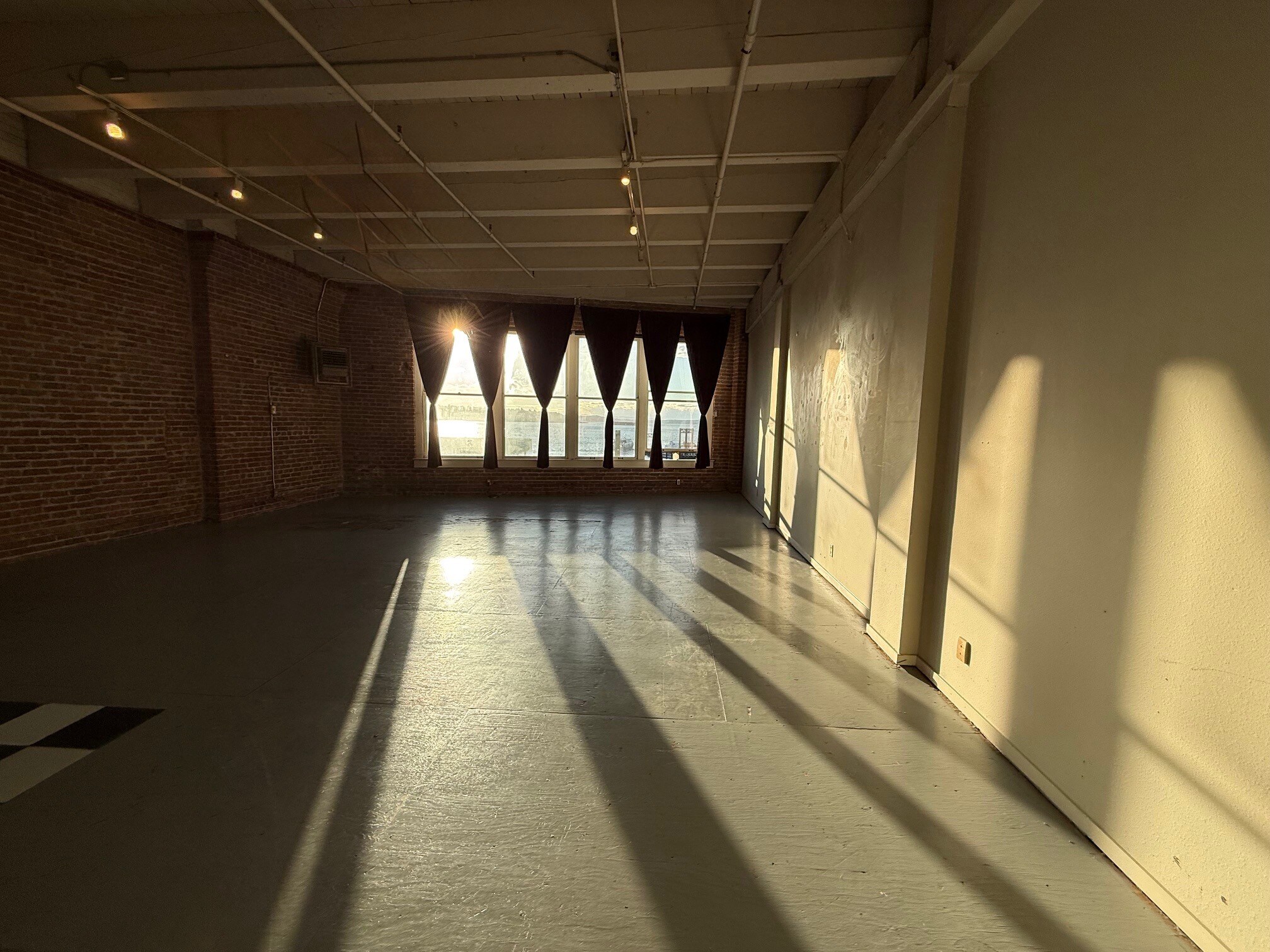 114 Alaskan Way S, Seattle, WA for lease Interior Photo- Image 1 of 5