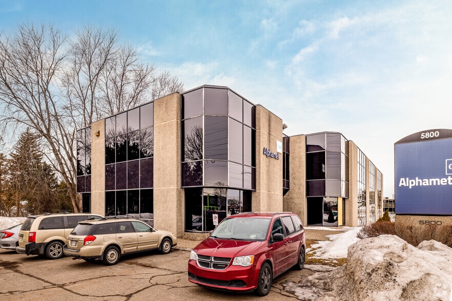 5800 Boul Thimens, Montréal, QC à vendre - Photo principale - Image 1 de 8