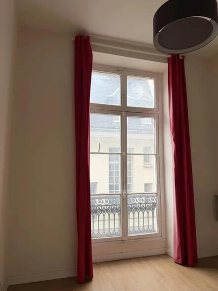 3 Rue Des Guillemites, Paris for sale - Interior Photo - Image 3 of 20