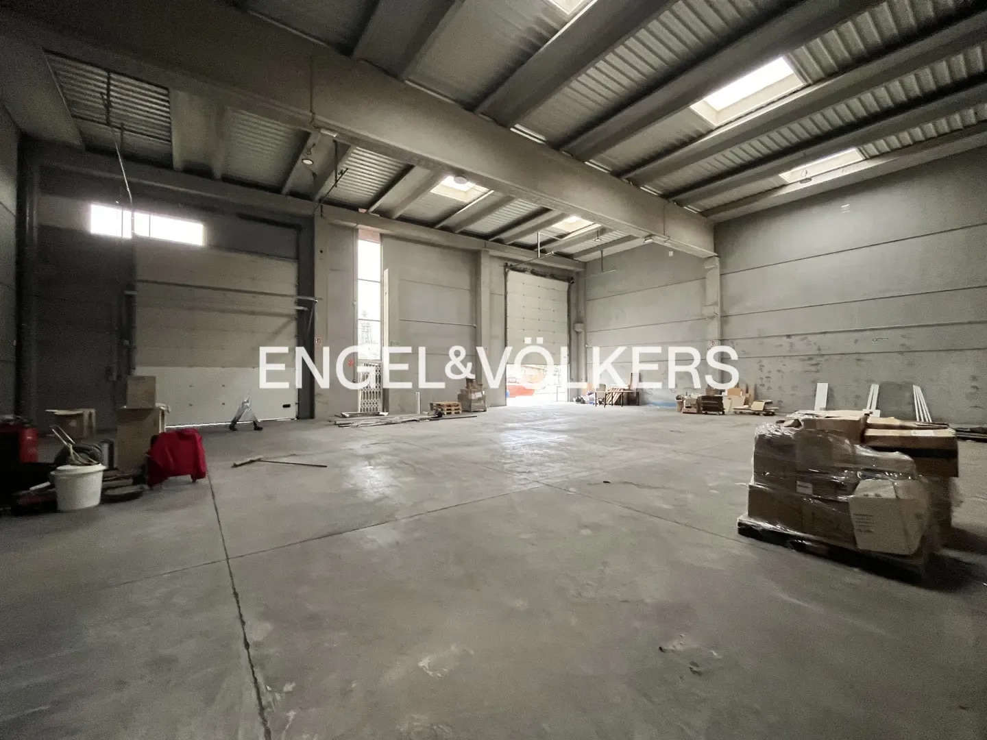 Industrial in Montornès del Vallès, Barcelona for lease Interior Photo- Image 1 of 12