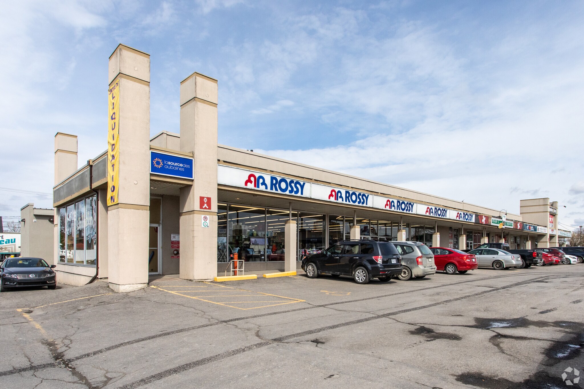 74 Boul Gréber, Gatineau, QC for sale Primary Photo- Image 1 of 1