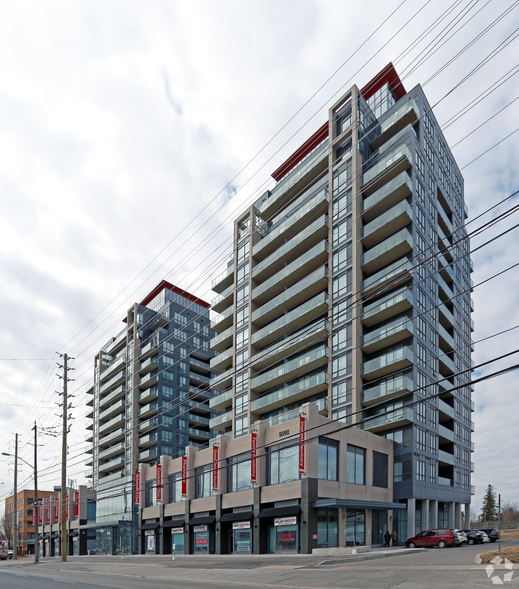 9080-9106 Yonge St, Richmond Hill, ON à vendre Photo principale- Image 1 de 1