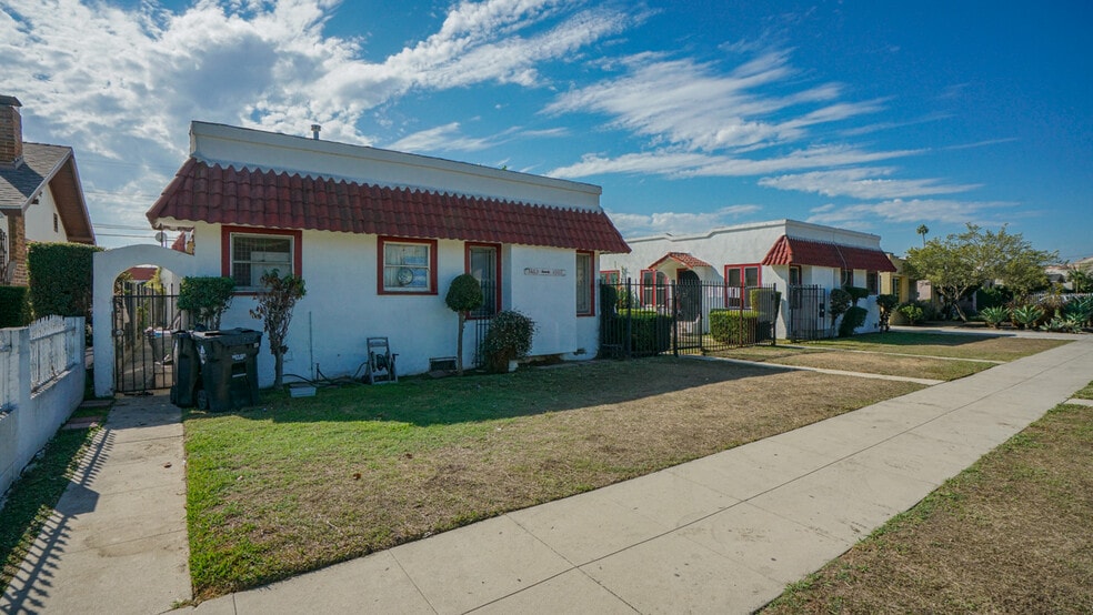 1462 W 53rd St, Los Angeles, CA à vendre - Photo du bâtiment - Image 3 de 39