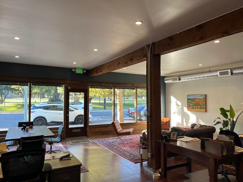 2747 Riverside Blvd, Sacramento, CA à louer - Photo du bâtiment - Image 2 de 17