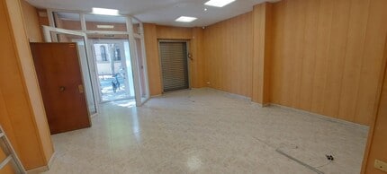 Retail in Barcelona, Barcelona for lease Interior Photo- Image 1 of 12