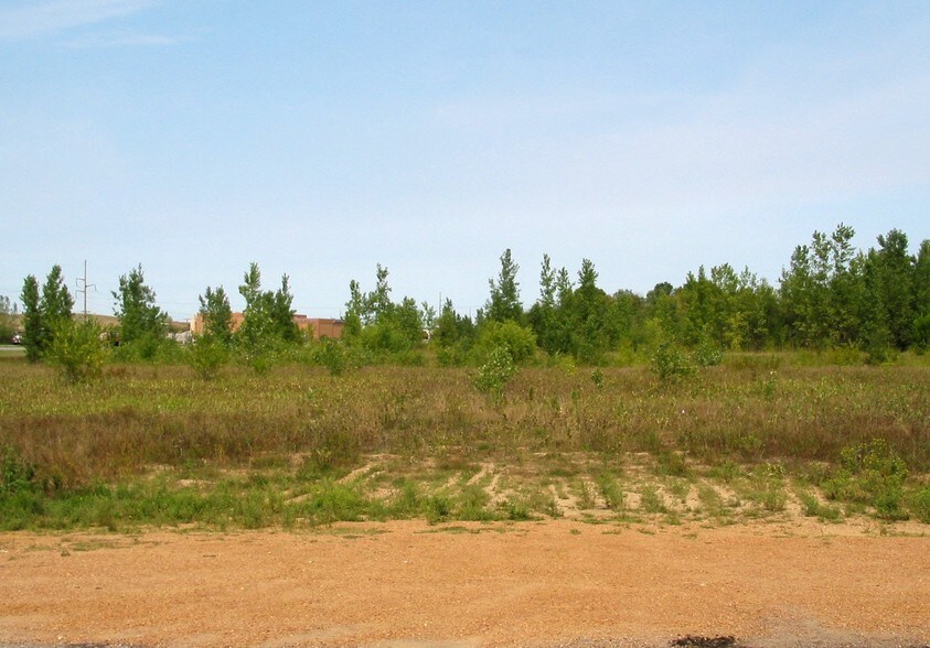 Johnson Memorial Dr, Shakopee, MN à vendre - Photo du bâtiment - Image 3 de 5