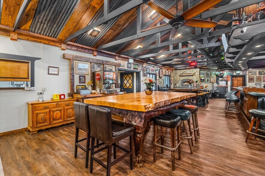 4462 Highway 4, Avery, CA à vendre - Photo intérieure - Image 3 de 40