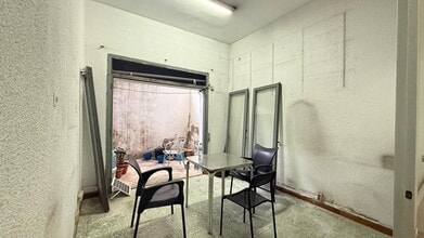 Retail in Santa Coloma de Gramenet, Barcelona for lease Interior Photo- Image 2 of 5