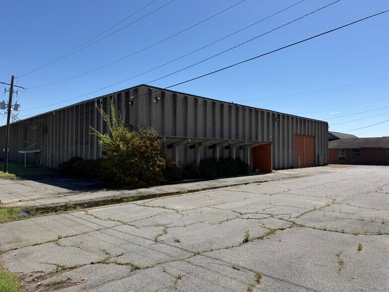 1660 Waterville Rd, Macon-Bibb, GA à louer - Photo du bâtiment - Image 2 de 8