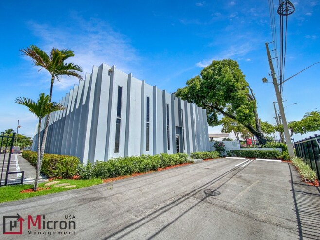 2351 N Dixie Hwy, Pompano Beach, FL à louer - Photo du bâtiment - Image 2 de 11
