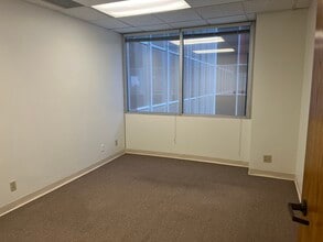 15300 Ventura Blvd, Sherman Oaks, CA for lease Interior Photo- Image 2 of 3