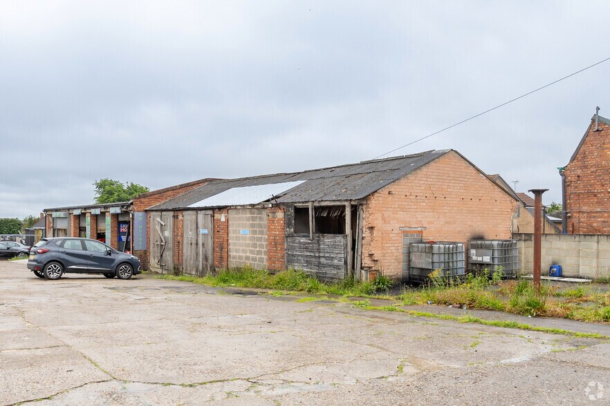 Kirkland Av, Mansfield for sale - Building Photo - Image 2 of 2