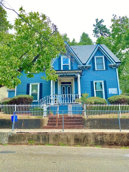 2977 Bedford Ave, Placerville, CA à vendre - Photo principale - Image 1 de 24