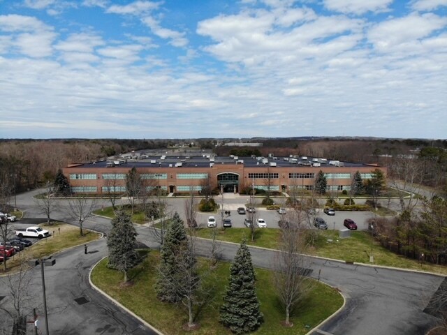 5000 Corporate Ct, Holtsville, NY à louer - Aérien - Image 1 de 18