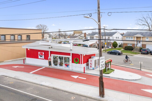 More details for 4451 Austin Blvd, Island Park, NY - Retail for Lease
