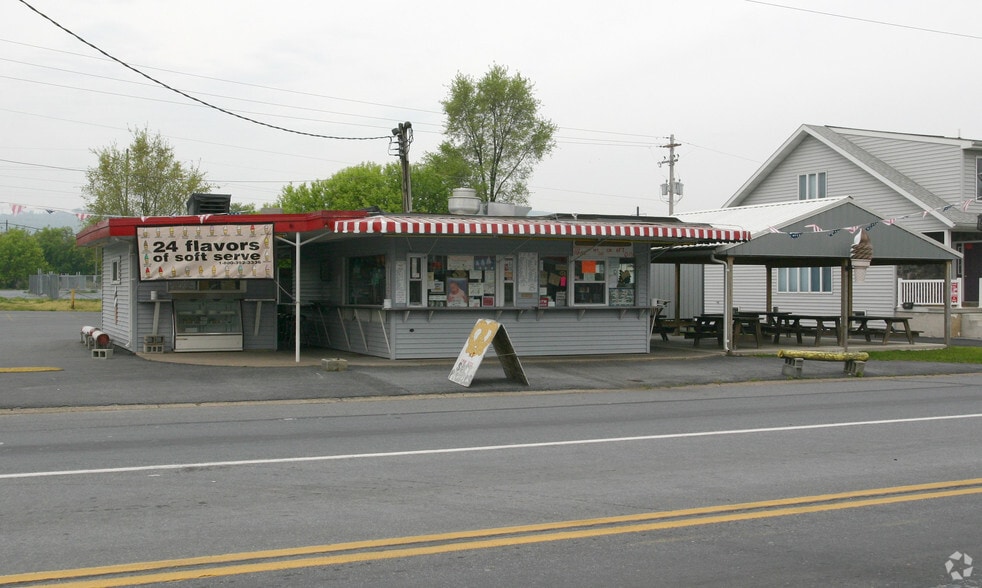 695 2nd St, Highspire, PA for sale - Primary Photo - Image 2 of 6