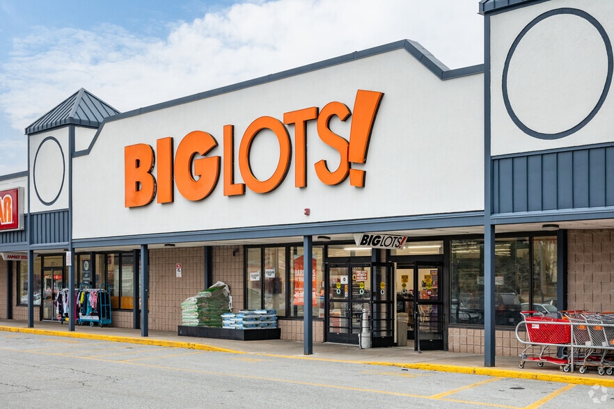 219 S Main St, Attleboro, MA à louer - Photo du bâtiment - Image 1 de 8