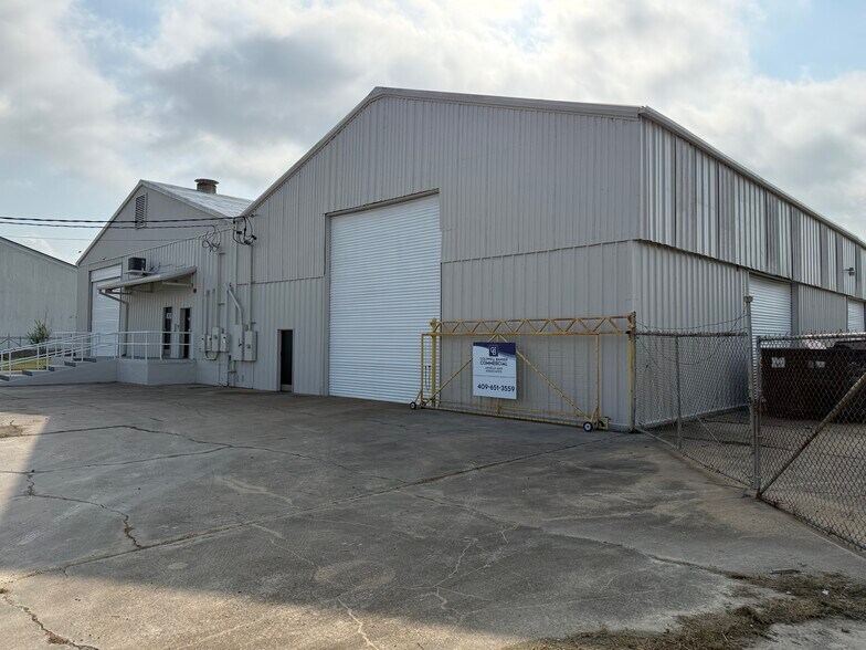 3024 Commerce St, Port Arthur, TX à louer - Photo du bâtiment - Image 2 de 5